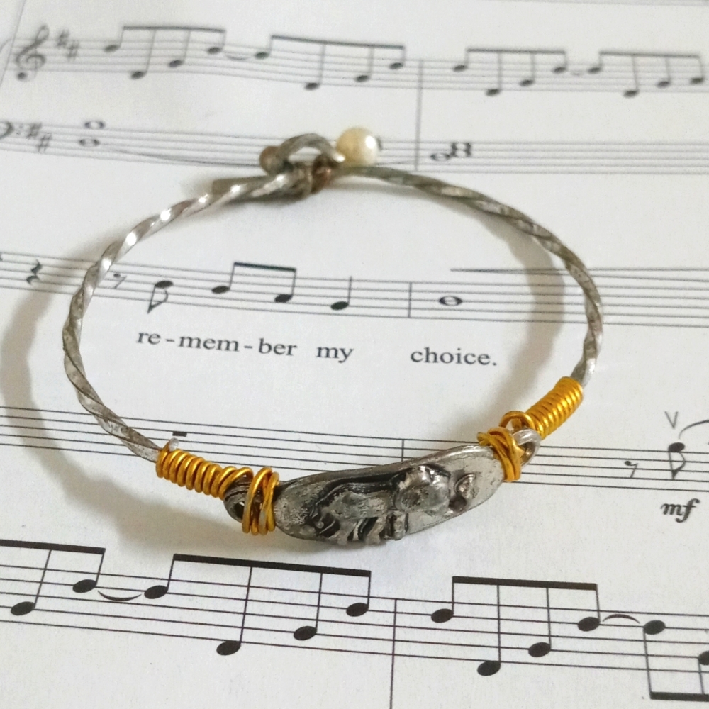 Beautiful metal elephant bracelet
